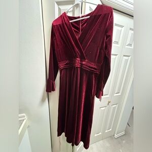 Elegant Vintage Red Burgundy Velvet Dress